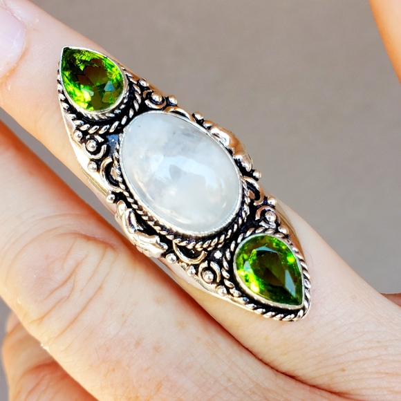 New Rainbow Moonstone & Peridot 925 Silver Statement Ring. - Picture 13 of 13